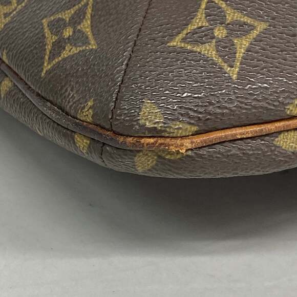 LOUIS VUITTON Authentic Brown Monogram Shoulder Bag